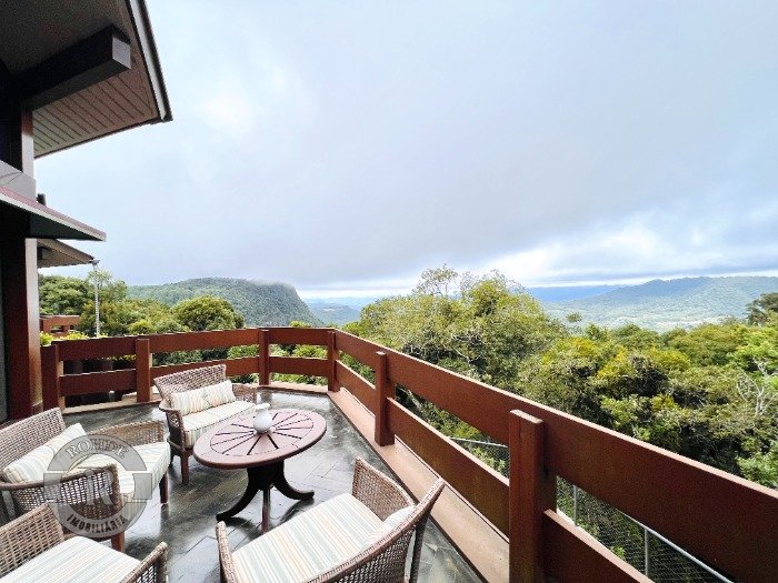 CASA DE 6 DORMITÓRIOS EM CANELA