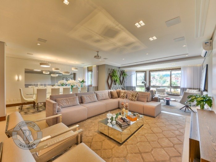 APARTAMENTO DE 4 DORMITÓRIOS EM GRAMADO