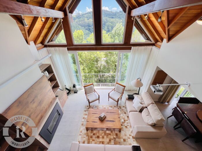 CASA DE 3 DORMITÓRIOS EM GRAMADO