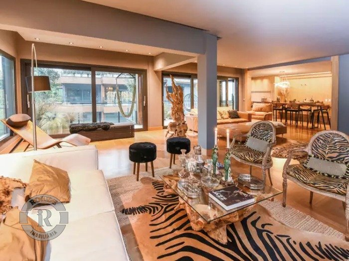 APARTAMENTO DE QUATRO DORMITÓRIOS EM GRAMADO