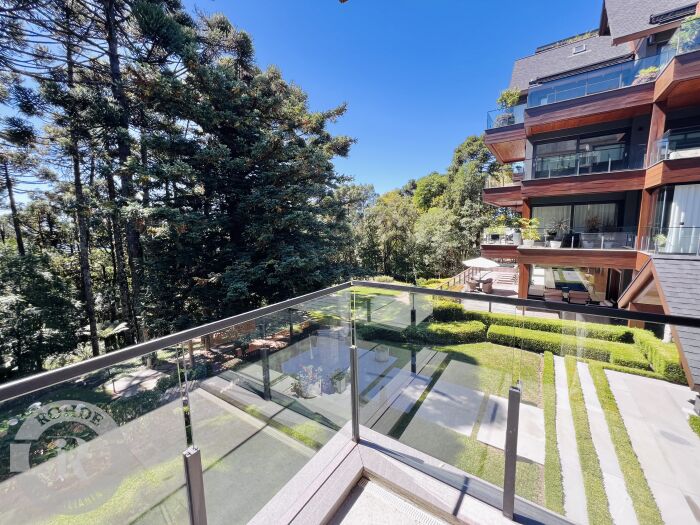 APARTAMENTO DE 4 DORMITÓRIOS EM GRAMADO