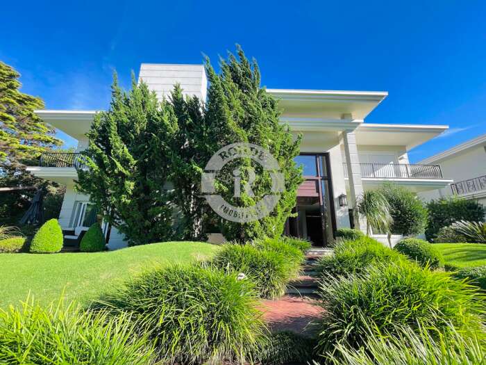 CASA DE 5 DORMITÓRIOS EM CANELA