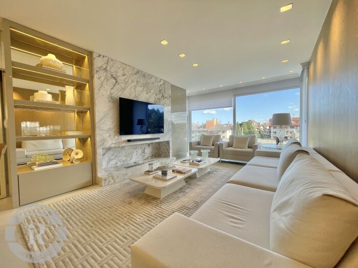 APARTAMENTO DE 3 DORMITÓRIOS EM GRAMADO