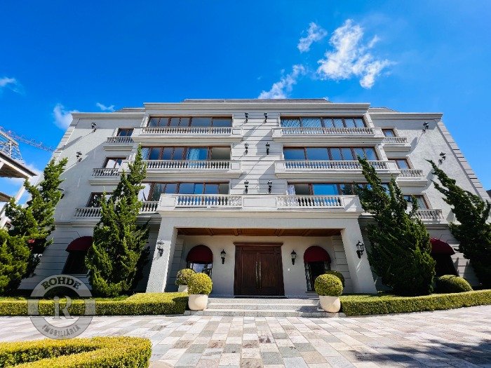 APARTAMENTO DE 4 DORMITÓRIOS EM GRAMADO