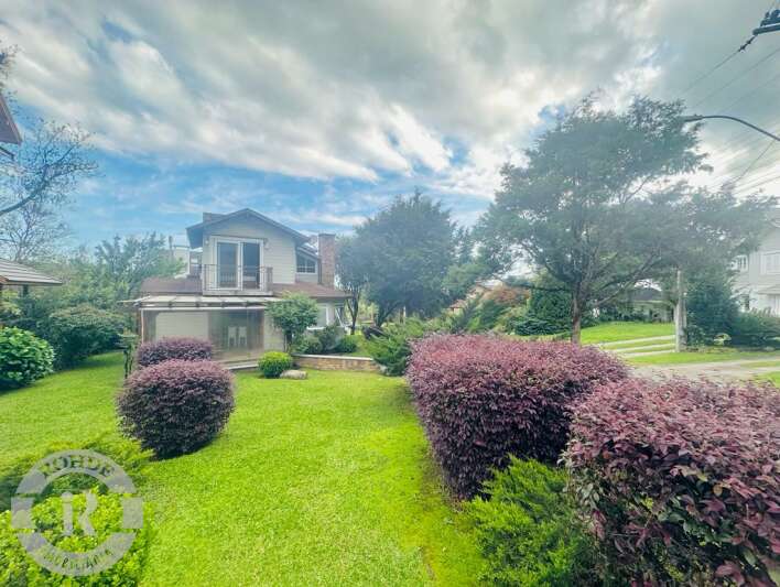 CASA DE 2 DORMITÓRIOS EM CANELA