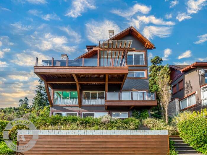 CASA DE 5 DORMITÓRIOS EM GRAMADO