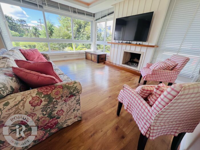 APARTAMENTO DE 3 DORMITÓRIOS EM CANELA