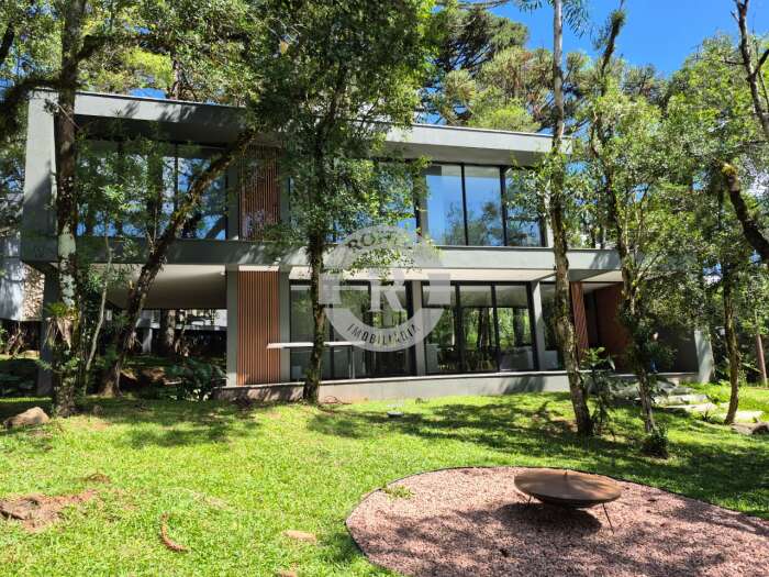 CASA DE 3 DORMITÓRIOS EM CANELA