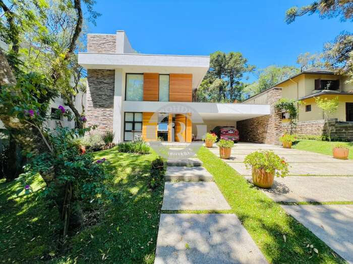 CASA DE 3 DORMITÓRIOS EM CANELA