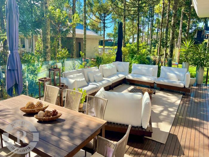 CASA DE 5 DORMITÓRIOS EM GRAMADO