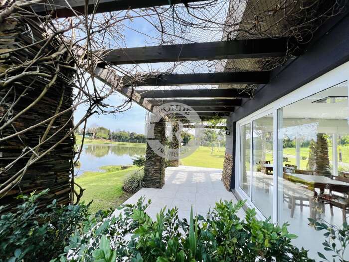 CASA DE 3 DORMITÓRIOS EM CANELA