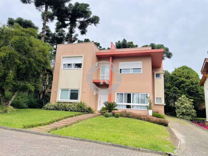 CASA DE 4 DORMITÓRIOS EM CANELA