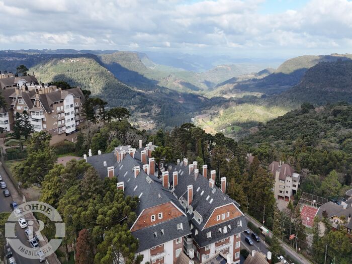 APARTAMENTO DE 3 DORMITÓRIOS EM GRAMADO