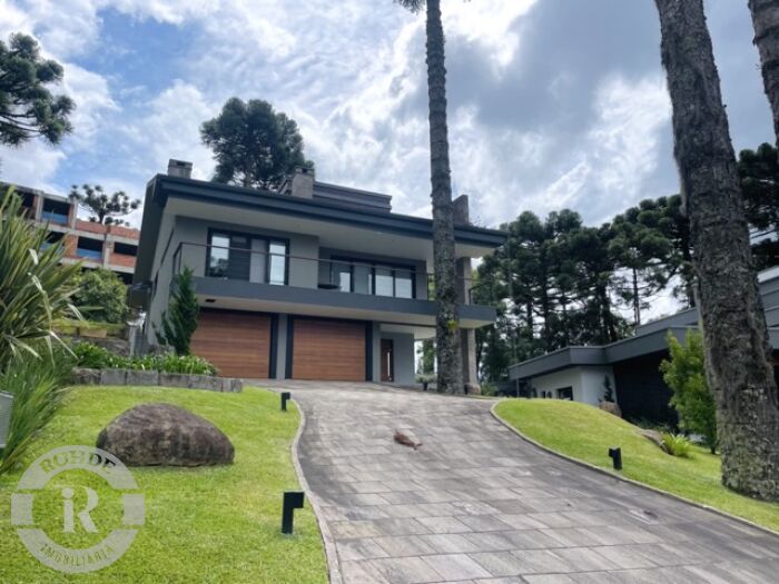 CASA DE 3 DORMITÓRIOS EM CANELA