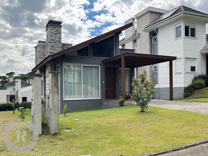 CASA DE 3 DORMITÓRIOS EM CANELA