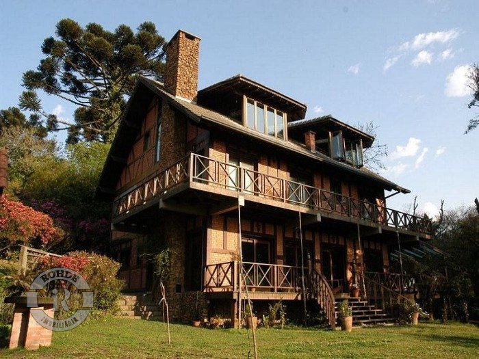 CASA DE 3 DORMITÓRIOS EM GRAMADO